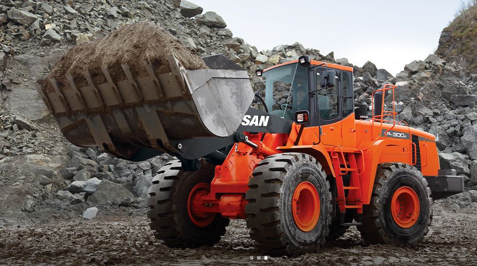 Doosan-cargador-sobre-ruedas-grande-DL300A-galeria3